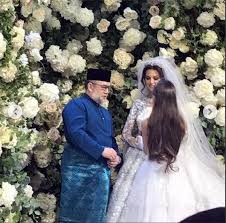 Before becoming a royal bride she said: Miss Malay Royal Royal Wedding Was Again Scandalous To Share Of Dating Dating Fashion Show Uneath