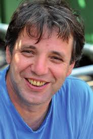 VÁÎENÍ DIVADELNÍ P¤ÁTELÉ,