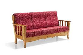 Dalla camera da letto al bagno, dalla cucina al soggiorno, ricoprire divani, sedie e cuscini con tessuti country poterà nelle vostre stanza l'atmosfera intima e accogliente di un cottage di campagna. Divano Elisa 3 Posti Legno Massello Design Divano Divano In Legno Divano Rustico