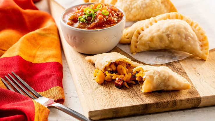 best empanada de jamon y queso near me