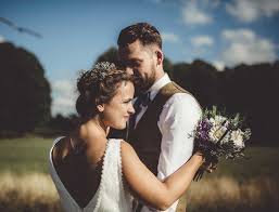Mit all den kleinen details, die ihr so lange geplant habt, allen emotionen und glücksmomenten komponieren wir: Hochzeitsfotograf Berlin Hochzeitsfotos Die Euch Beruhren