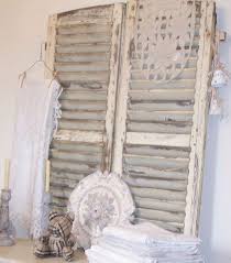 Deco Et Recyclage De Vieux Volets Et Persiennes En Bois Persienne Bois Vieux Volets Vieux Volets En Bois