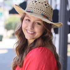 Hannah Stanton's Instagram, Twitter & Facebook