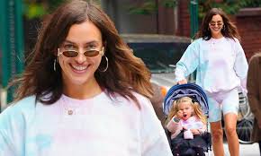 Putting on a very rare grin, west couldn't contain his smile as he and shayk, wearing a white crop. Irina Shayk Is All Smiles While On A Walk With Daughter In Nyc As She Shows Off Her Enviable Legs Daily Mail Online