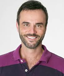 Parabens hoje ao ator Marcelo Valle que completa 58 anos. O ator Marcello  Valle é também diretor e produtor. Seu nome completo é Marcelo Fonseca  Valle. Ele nasceu no Rio de Janeiro,