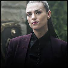 Supergirl and Lena Luthor