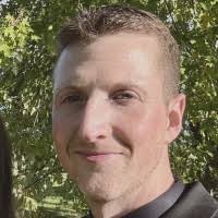 70+ perfiles de «Keegan»