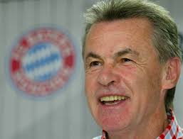 Trenerlegenden sammenligner Haaland med verdens beste spiss: