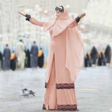 Aisyahrani terlihat mengenakan gamis hitam dan hijab syari tanpa motif. Jual Gamis Syahrini Di Jakarta Pusat Harga Terbaru 2021
