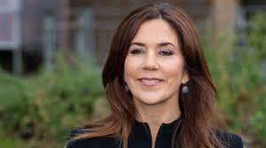 Kronprinsesse Mary hoppede elegant rundt om vandpytterne