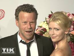 Der schauspieler, reporter, autor und redakteur jenke von wilmsdorff (54) und der sender rtl television setzen ihre zusammenarbeit nicht fort. Jenke Von Wilmsdorff Mit Freundin Mia Tikonline De