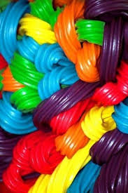 I Love Licorice In Fact When Ever I Travel It S My Drug Of Choice Reading Material And A Bag Of Licorice And I M Cores Vibrantes Mundo Das Cores Cores Vivas