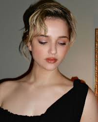 tb to lisa at @cartier event in paris! 🖤✨#lisavicari