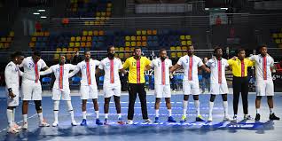 Zusammen im mannschaftskreis kann sich das team mit dem ruf noch einmal auf das. Deutsche Handballer Im Wm Achtelfinale Corona Entscheidet Spiel Taz De