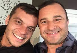 Украинский певец виктор павлик в 55 лет снова стал отцом. Eto Ego Zhizn Syn Pevca Viktora Pavlika Vpervye Prokommentiroval Ego Brak S Molodoj Repyahovoj Odna Minuta
