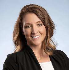 Lisa Lumley's Instagram, Twitter & Facebook