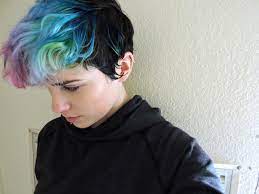 21 Androgynous Haircuts For A Bold Look Haircuts Hairstyles 2021 Hair Styles Poofy Hair Androgynous Haircut