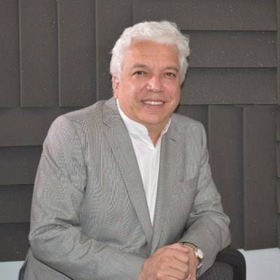 Estamos #EnVivo con, Carlos Alonso Lucio @carluciolopez - Analista  político, quien nos habla sobre, ¿Debe revivir el debate de la  FARC-política? Escúchenos en: YT https://lc.cx/XH-Q46