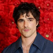 I can't remember if I posted this @nbcsnl bumper photo or not, but it's  cheerful enough to post twice if so! Jewelry designer Eli Halili