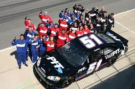 Tire changer brehanna daniels is one of the only women who pit for nascar. Have You Ever Wondered What It Would Be Like Being On A Pit Crew We Learned When We Went To Pitcrewu Where We Learned How Change A Nascar Drivers Nascar Crew