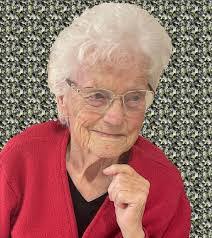 Wanda Lohman's Instagram, Twitter & Facebook