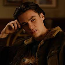 Today i'm here to talk to you about another ginny & georgia couple to fall head over heels for: Felix Mallard On Instagram Who S Ready To Meet Marcus Ginny And Georgia On Netflix Nowwwwwww