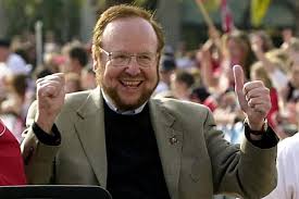 Glazer said he was committed to keeping the bucs in tampa. Joel Glazer Speaks As He Lifts Super Bowl Lv Trophy His Role At Man Utd