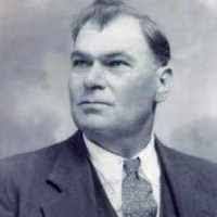 Oscar Pierce's Instagram, Twitter & Facebook