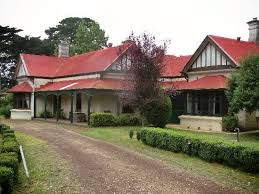 Burnbrae Homestead Penshurst Is Located In Picturesque Countryside Of The Western District Of Victoria It W Australian Homes Homestead House Country Cottage
