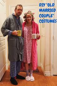 Last Minute Halloween Costumes Halloweencostumes Old Married Couple Couple Halloween Cos Lustige Paarkostume Halloween Paare Halloween Kostume Selbstgemacht