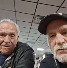 What are some lodging recommendations for trail riding in SE Wyoming?