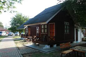 Bayu balau beach resort (chalet nelayan). Tanjung Balau Chalet