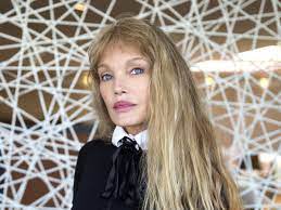 Information about arielle dombasle's net worth in 2020 is being updated as soon as possible by. Arielle Dombasle Quel Age A T Elle Vraiment Photos Tele Star