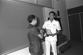 Casey jr., army chief of staff, aug. Colonel K S Tan And Chief Of Navy Commodore Teo Chee Hean