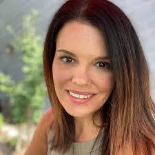 Carmen Evans's Instagram, Twitter & Facebook