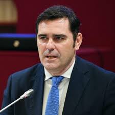 Laura Bednar (@lbednar17)