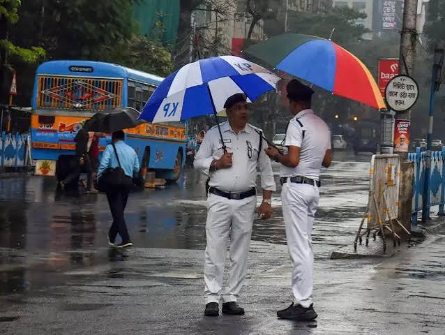 Kolkata weather today: IMD warns of rain, thunderstorms, strong winds on Tuesday in City of Joy, Hooghly. Check weekly forecast - The Economic Times