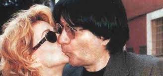 Il tuo vizio è una stanza chiusa e solo io ne ho la chiave. Enrica Bonaccorti E Renato Zero Una Lunga Storia D Amore Donne Magazine