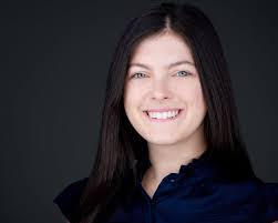 Amanda Benoit's Instagram, Twitter & Facebook