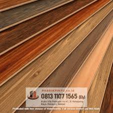 Triplek biasanya terbuat dari bahan dasar kayu yang kemudian mengalami proses perekatan dengan teknik press menggunakan tekanan tinggi. Jual Pintu Lapis Double Hpl 1 Blitar Pabrikpintu Co Id Pabrik Pintu