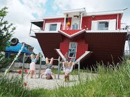 Um das haus herum wartet noch eine weitere attraktion. Haus Auf Dem Kopf Toppels