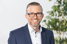 Benjamin Keil's Instagram, Twitter & Facebook