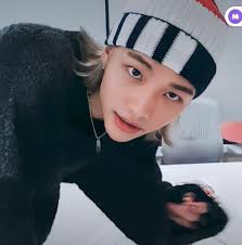 Hyunjin Wearing Beanie Is All We Need Crazy Kids Photoshop Pics Kid Memes