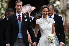 Inoltre, progettiamo abiti da sposa in pizzo, tulle, chiffon, mikado o qualsiasi altro tessuto di alta qualità. Gli Abiti Da Sposa Piu Belli Delle Vip Internazionali