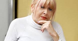 Magnificova žena Barbara Pešut, ki ima diagnosticirano multiplo sklerozo,  pristala v bolnišnici