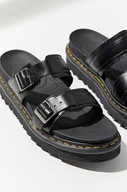 Bagaimana jika dua hal yang dikombinasikan adalah rok dan karpet alas kaki mobil? 11 Alas Kaki Ideas In 2021 Sandals Shoes Leather Sandals