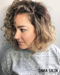 35 Most Alluring Hairstyles for Frizzy Hair to Style in 2025