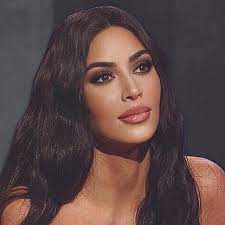 Kim's instagram is filled with a variety of photos of her instagram features photos with a lot of colorful, grainy, and monochrome filters. Kim Kardashian West Kimkardashian Instagram Photos And Videos Kardashian Makeup Kim Kardashian Makeup Hair Makeup