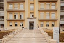 Ma intanto l'istituto tumori di milano racimola dal 5 per mille 3 milioni, altrettanto aviano, 2,5 milioni il san raffaele di milano senza contare lasciti e altre donazioni. Irccs Istituto Tumori Giovanni Paolo Ii