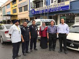 Kecoh dengan insiden kebakaran ibu pejabat polis bukit aman minggu lepas, kebakaran kecil itu menjadi perhatian orang ramai atas tindakannya itu, pelbagai jenis respon yang diterima dan buatkan kami gelak besar bila membacanya. Mirza Tren Twitter Lawatan Tapak Balai Polis Bukit Puchong Bersama Dato Seri Kp Ukas Jpm Shamsuddinsabri Ahmadhusniukas Infrarakyat Https T Co Gh6ddqolea